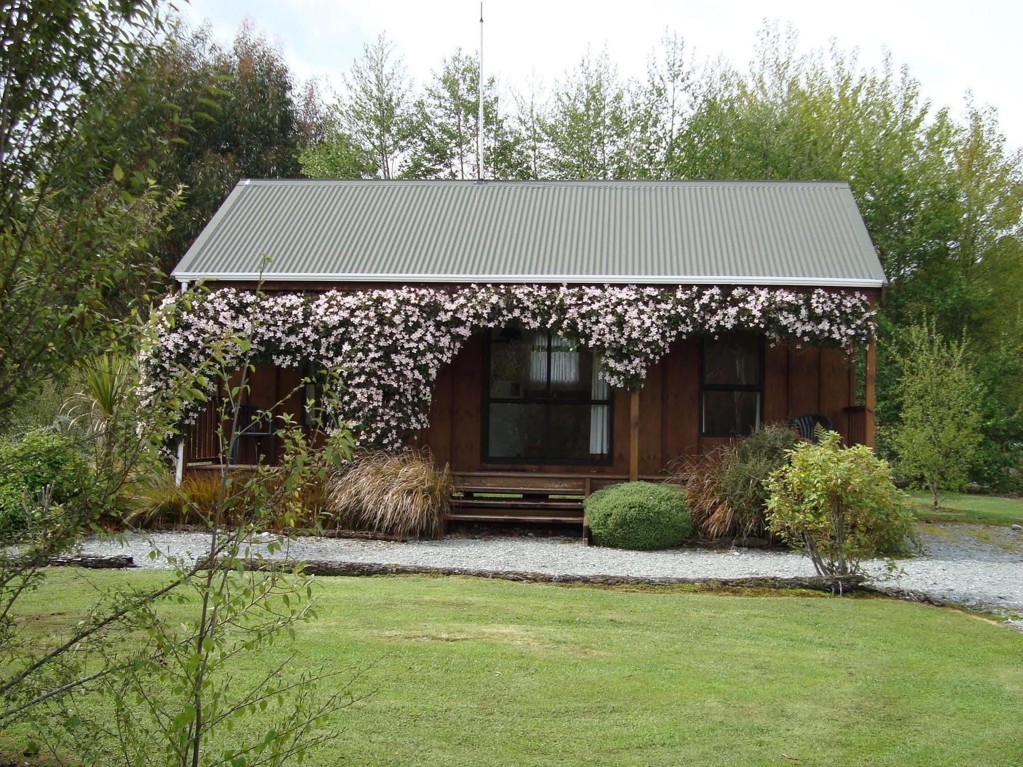 Lake Brunner Country Motel & Holiday Park Moana Kültér fotó