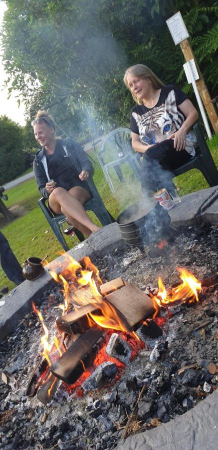 Lake Brunner Country Motel & Holiday Park Moana Kültér fotó
